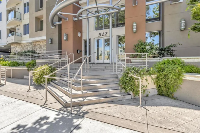 912 Campisi Way 402, Campbell, CA 95008