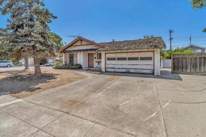 2947 Varden, San Jose, CA 95124