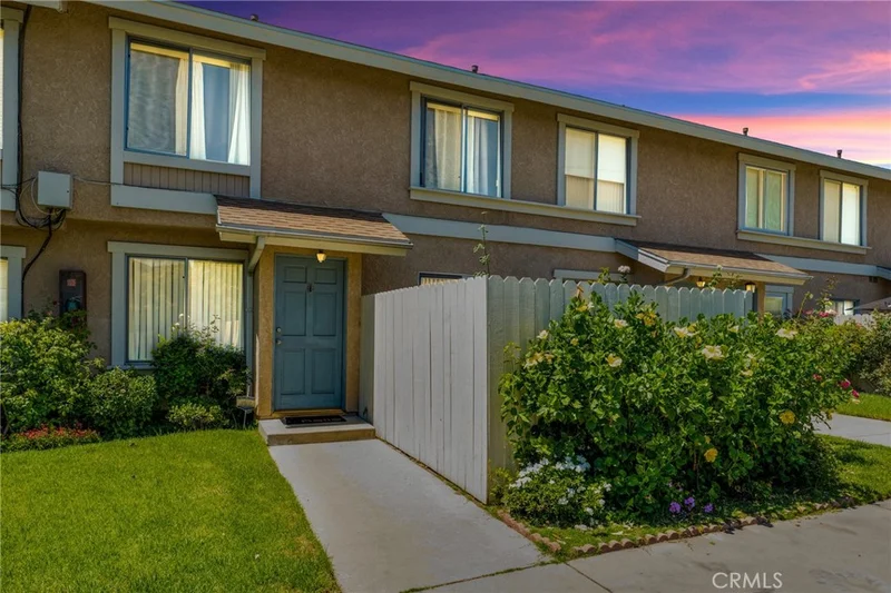10125 De Soto #22, Chatsworth, CA 91311