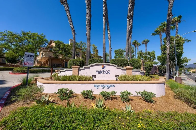 11356 Via Rancho San Diego #E, El Cajon, CA 92019