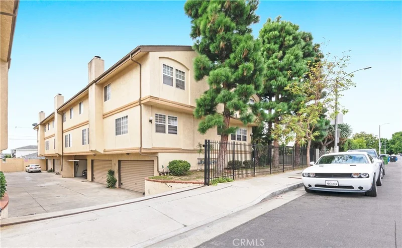 1044 252nd #3, Los Angeles, CA 90710