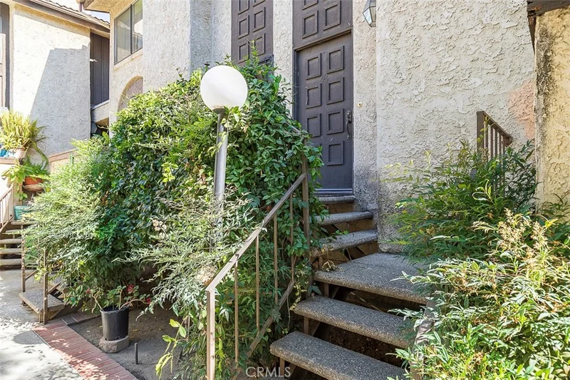 8750 Kester #43, Panorama City, CA 91402