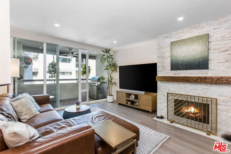 8535 West Knoll #217, West Hollywood, CA 90069