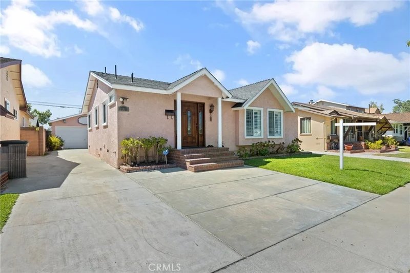 11416 212th, Lakewood, CA 90715