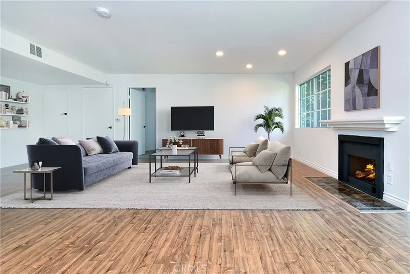 4249 Longridge #109, Studio City, CA 91604