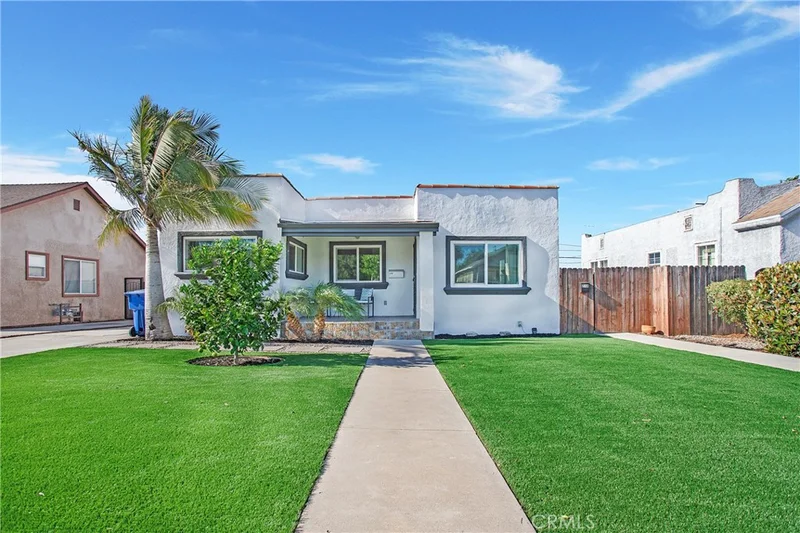 2707 74th, Los Angeles, CA 90043