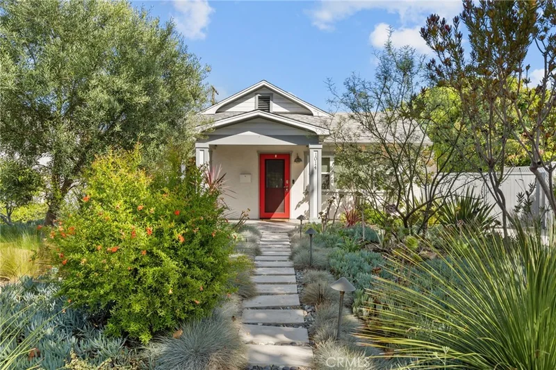 1014 Lucerne, Los Angeles, CA 90019
