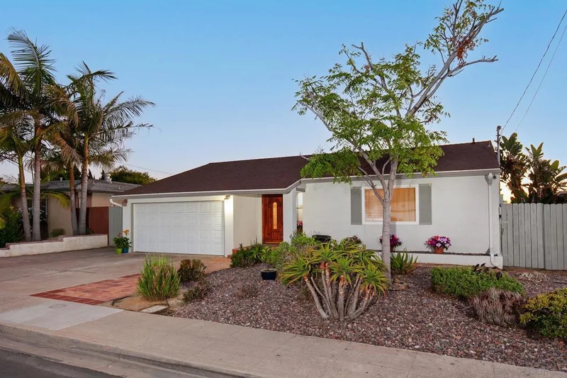 4250 W Overlook Dr, San Diego, CA 92115