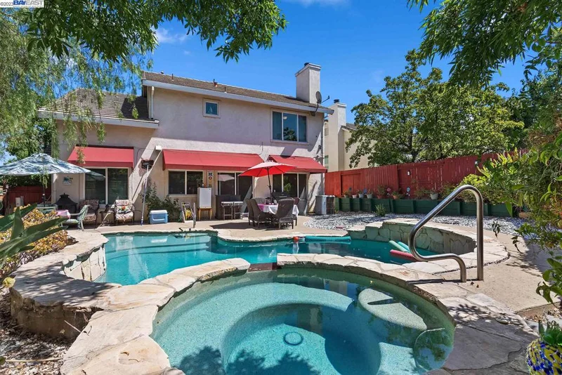 1001 Stonecrest Dr, Antioch, CA 94531