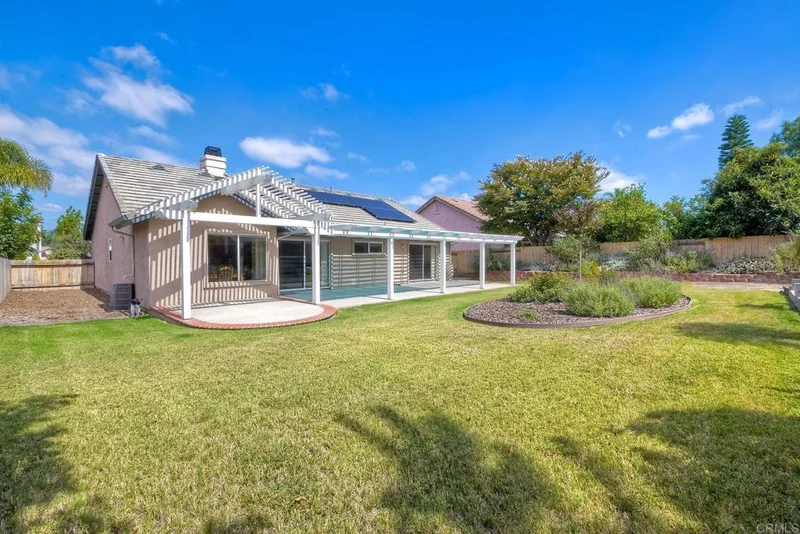 520 Edgewater Ave, Oceanside, CA 92057