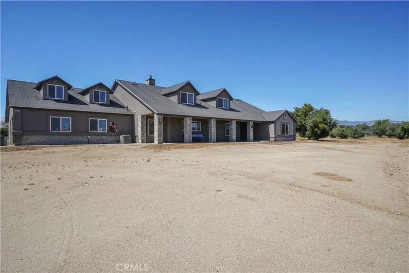 8625 White, Phelan, CA 92371