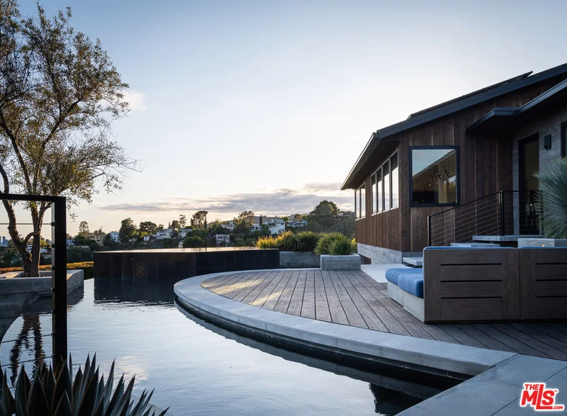 2532 Canyon Oak, Los Angeles, CA 90068