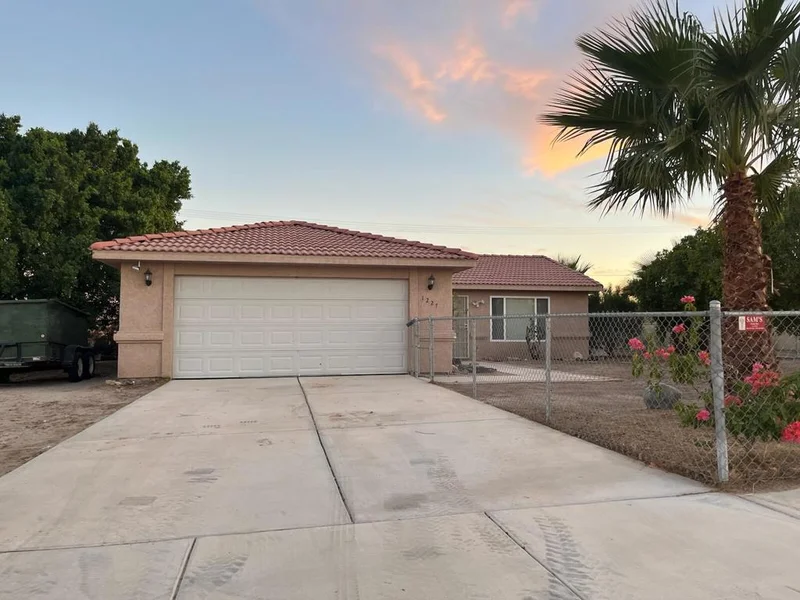 1227 Mullet, Thermal, CA 92274