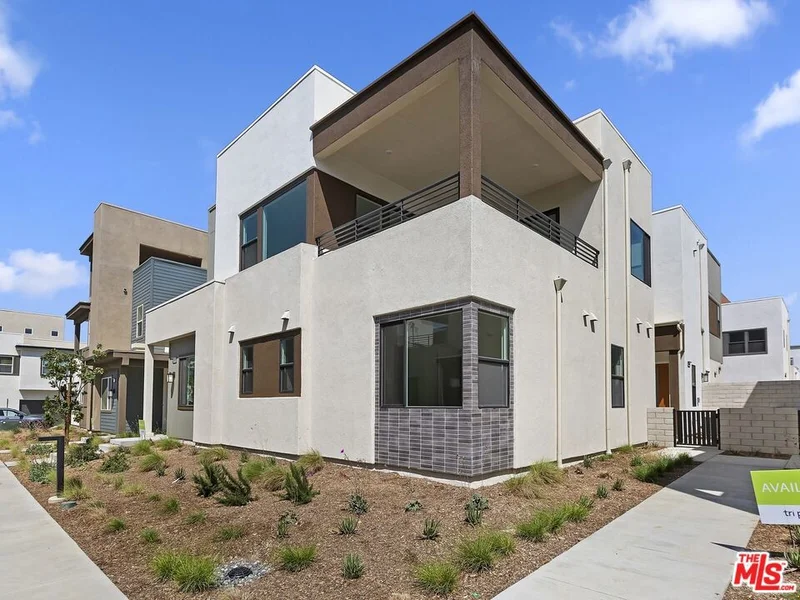 27461 Flycatcher, Valencia, CA 91381