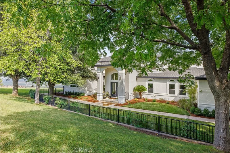 186 High Sierra, Exeter, CA 93221