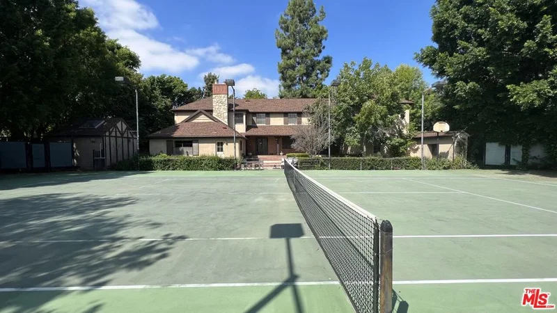5445 Encino, Encino, CA 91316