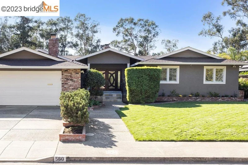 560 Elysian Fields Drive, Oakland, CA 94605