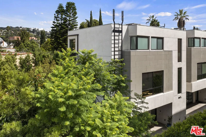 1843 1/2 Alexandria, Los Angeles, CA 90027