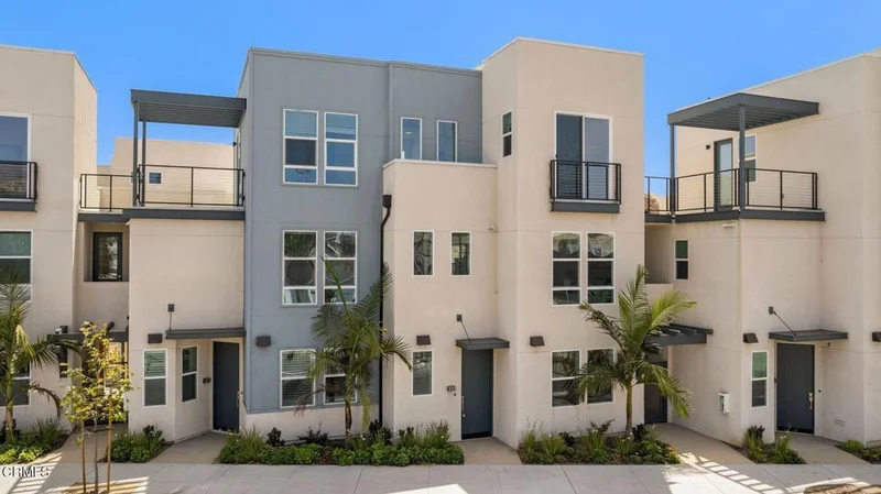 1230 E Thompson #102, Ventura, CA 93001