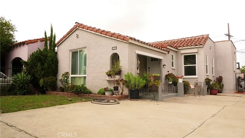 517 110th, Los Angeles, CA 90044