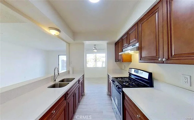 11321 Parkgreen #102, Garden Grove, CA 92843