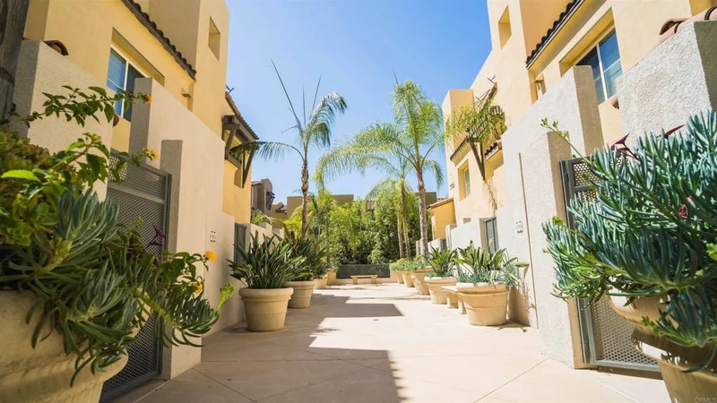 7705 El Cajon #6, La Mesa, CA 91942