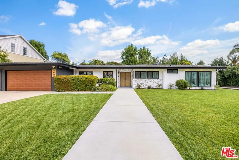 4600 El Caballero, Tarzana, CA 91356