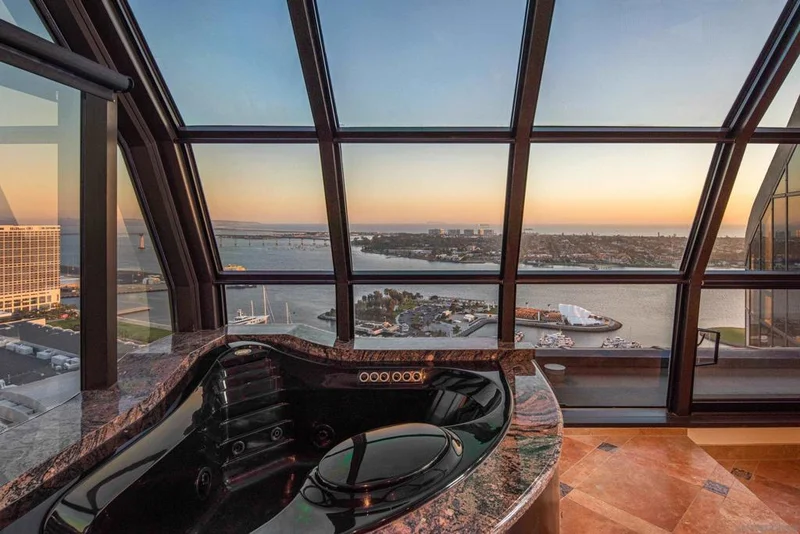 100 Harbor Dr #4002, San Diego, CA 92101