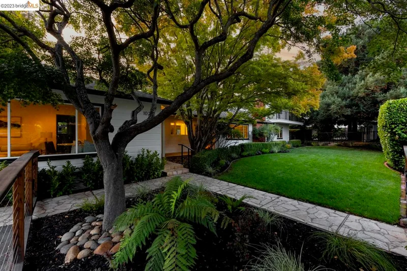 1029 Hampton Rd, Lafayette, CA 94549