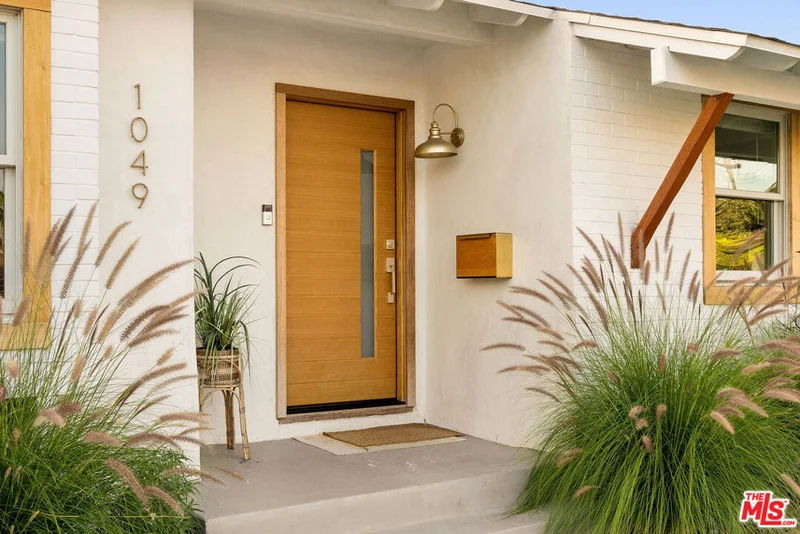 1049 Indiana, Venice, CA 90291
