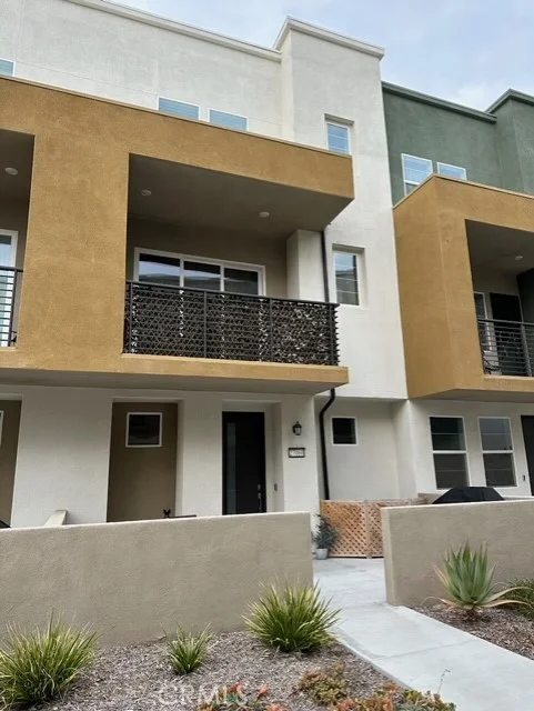 27060 Deer, Valencia, CA 91381