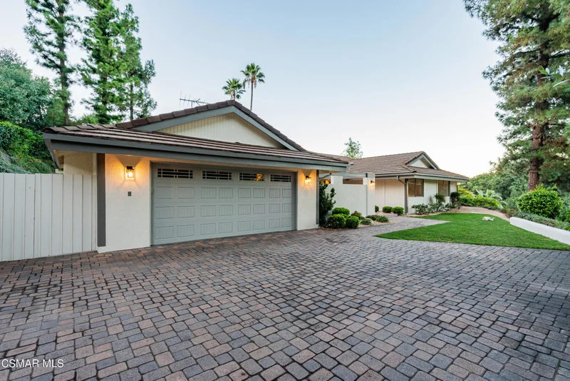 4605 San Feliciano, Woodland Hills, CA 91364