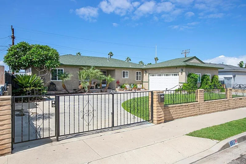 880 Ash, Chula Vista, CA 91911