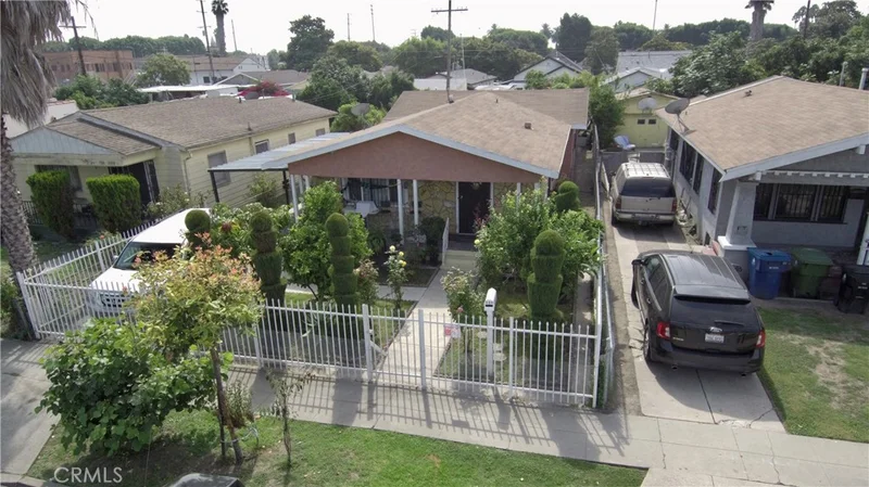228 90th, Los Angeles, CA 90003