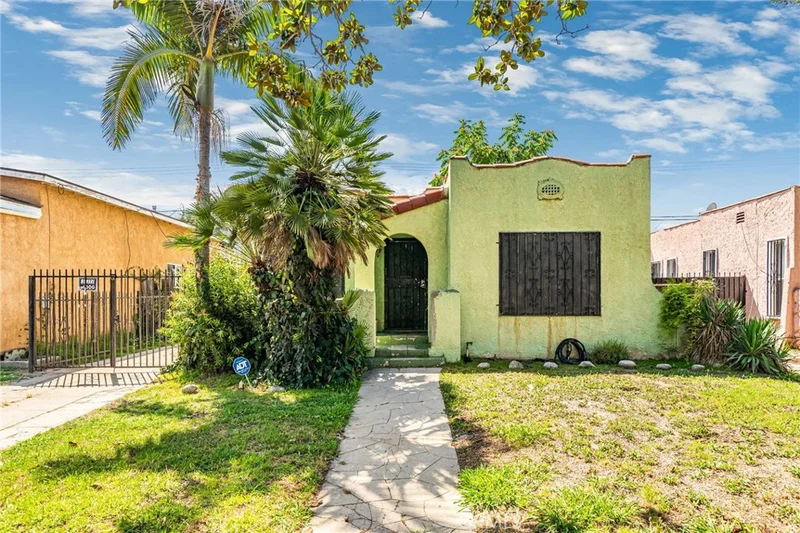 624 102nd, Los Angeles, CA 90044
