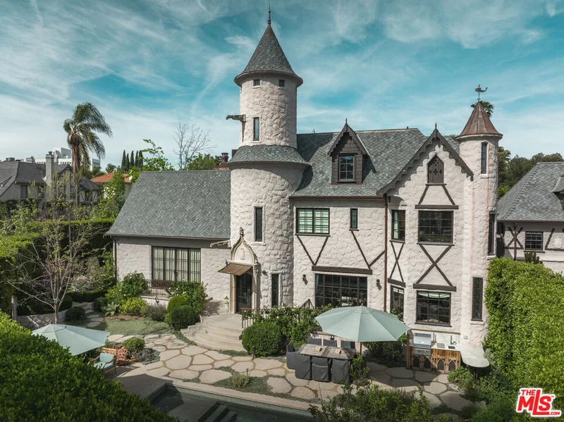 846 Longwood, Los Angeles, CA 90005