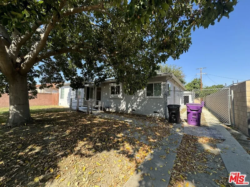5243 Village, Long Beach, CA 90808