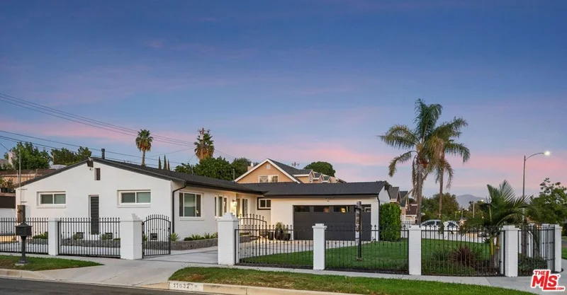 11632 Babbitt, Granada Hills, CA 91344