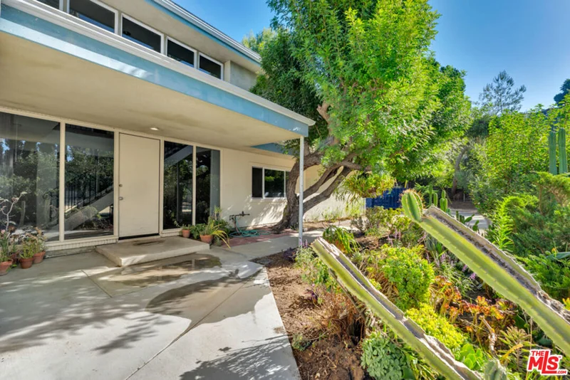 4651 Galendo, Woodland Hills, CA 91364