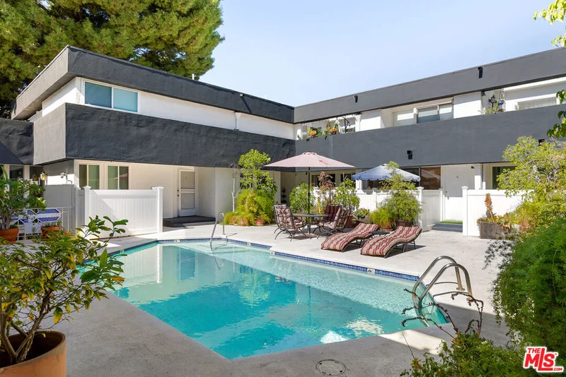 5144 Zelzah #9, Encino, CA 91316