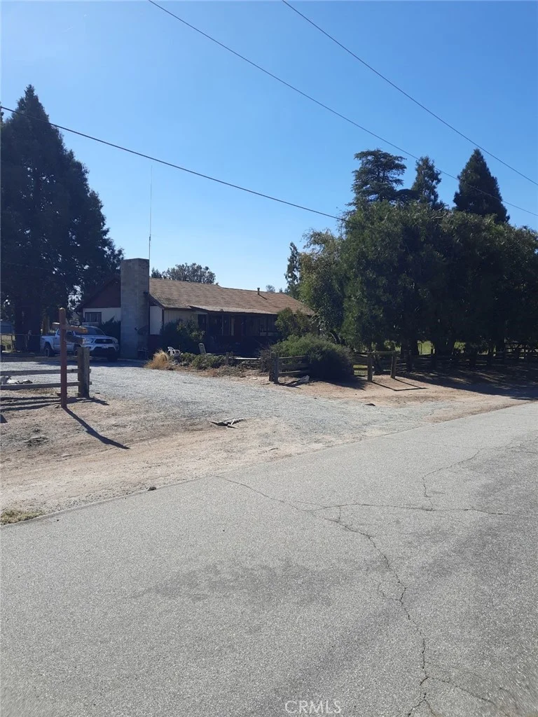 1237 Pascoe Rd, Glennville, CA 93226