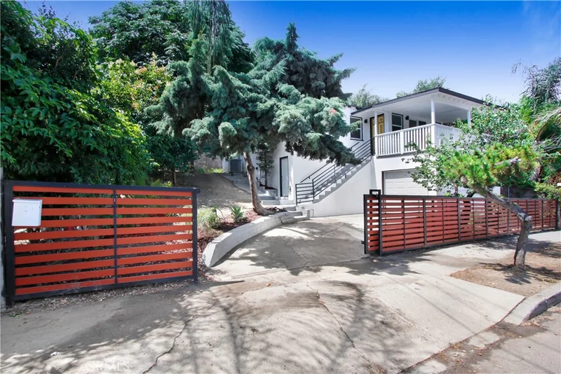 1223 El Paso, Los Angeles, CA 90065