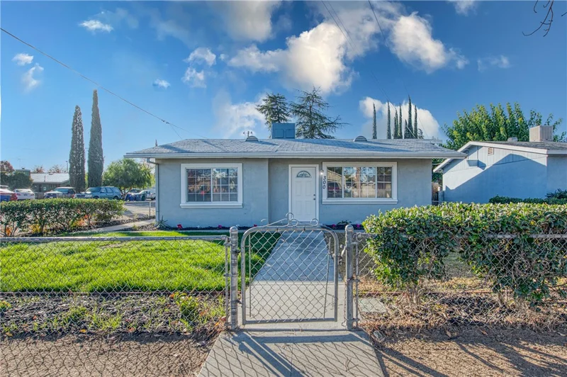 300 Lewis, Madera, CA 93637