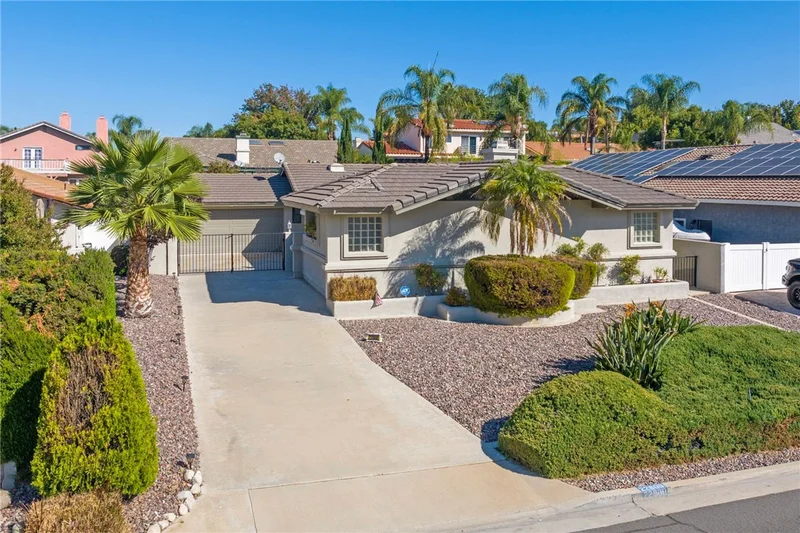 22800 Canyon Lake, Canyon Lake, CA 92587