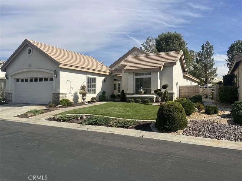 11231 Country Club Dr., Apple Valley, CA 92308