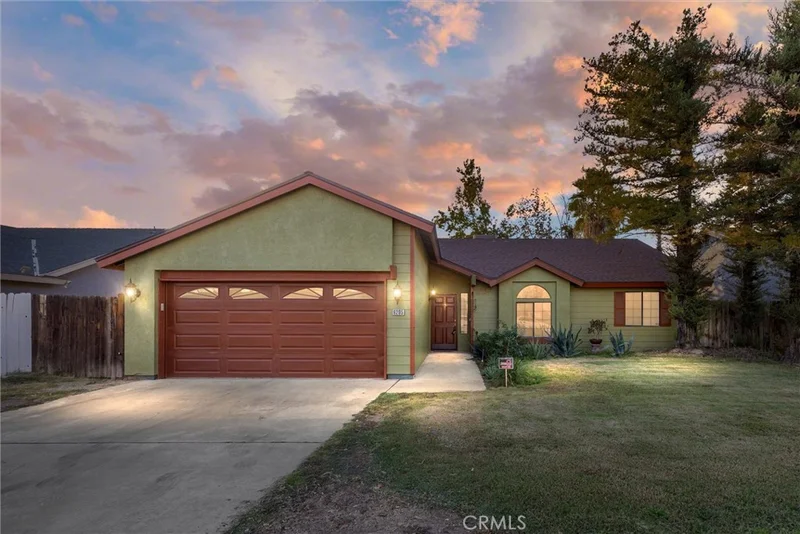 6205 Castleton, Bakersfield, CA 93313