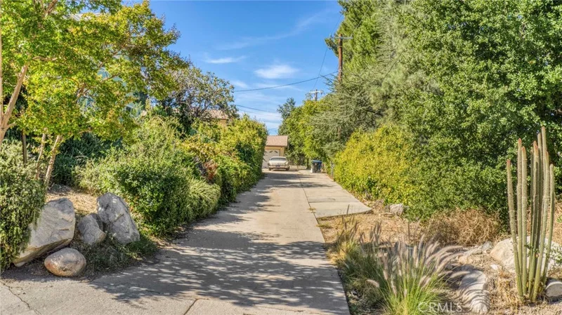 11443 Caern, Tujunga, CA 91042