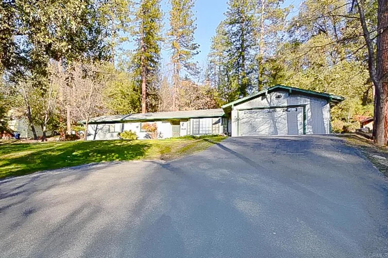 43099 Sugar Pine, Oakhurst, CA 93644