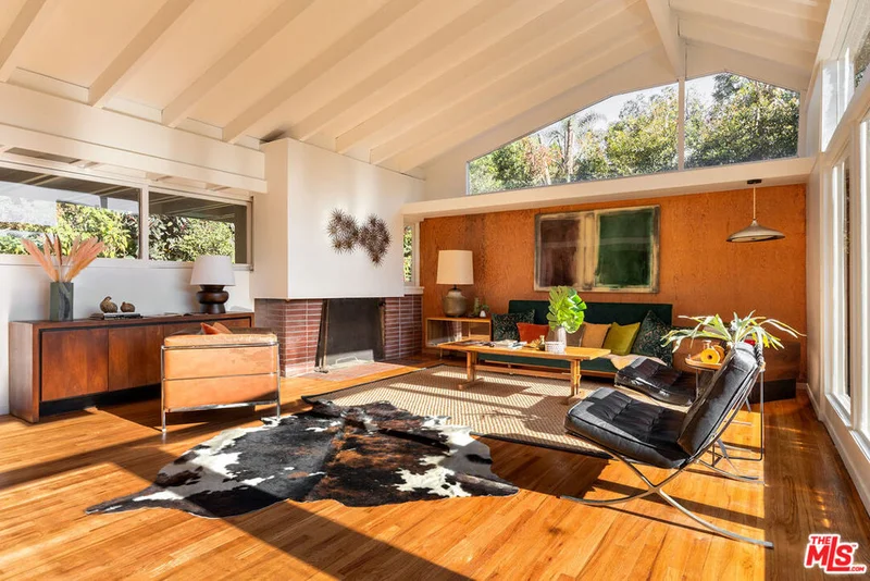 2764 Outpost, Los Angeles, CA 90068