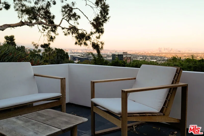 8724 St Ives, Los Angeles, CA 90069